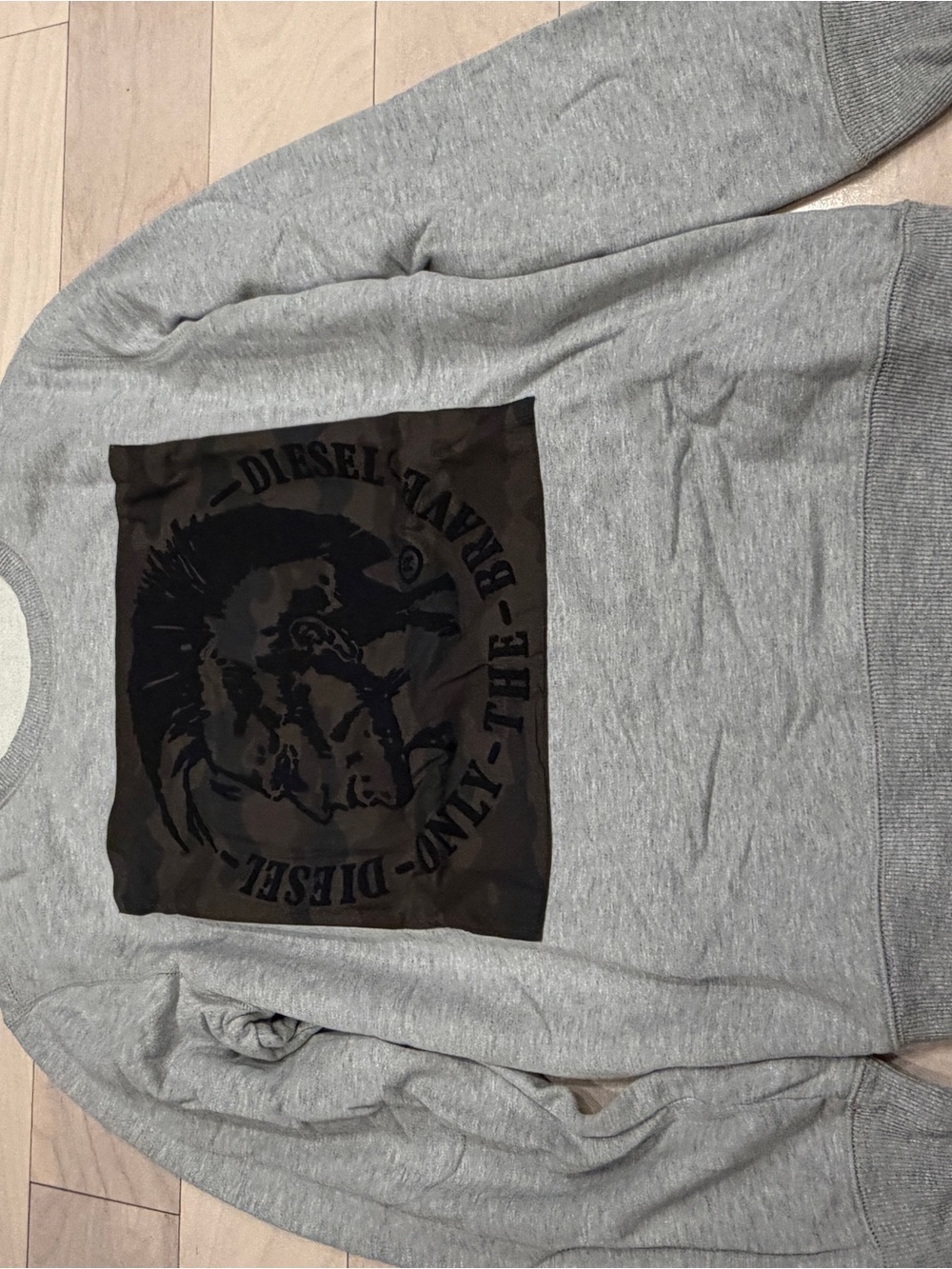 Diesel Men's Gray Crewneck Sweatshirt with Black Graphic Sz XL - Picture 2 of 5